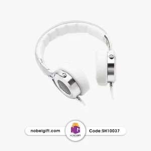 هدفون تبلیغاتی رو گوش شیائومی