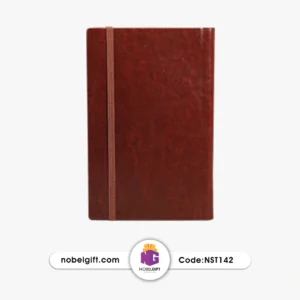 سالنامه اروپایی لب لاک کش دار