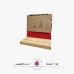 تقویم رومیزی 1404 کرافتی پایه چوبی
