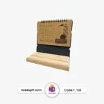 تقویم رومیزی 1404 کرافتی پایه چوبی - Image 3