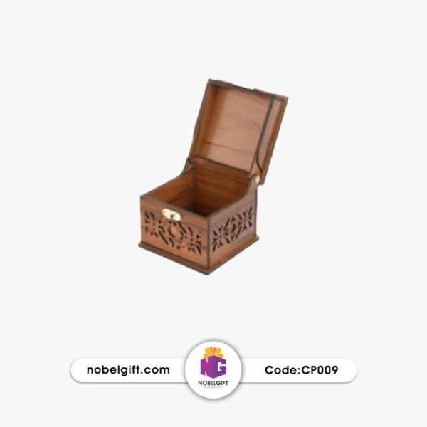 جعبه هدیه چوبی قفل دار CP009