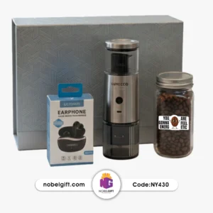 باکس هدیه سازمانی با تم تکنولوژی و قهوه، نمایش قهوه‌ساز پرتابل Lureeco و ایرپاد Ucrown.